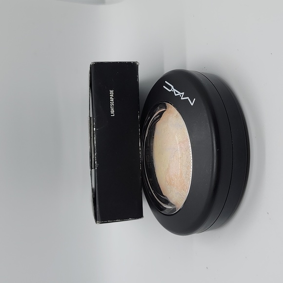 MAC Skinfinish - Picture 2 of 6